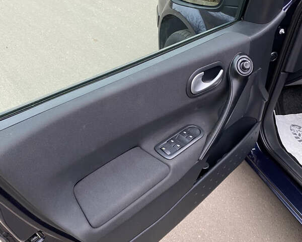 Синій Рено Меган, об'ємом двигуна 1.6 л та пробігом 186 тис. км за 6500 $, фото 11 на Automoto.ua