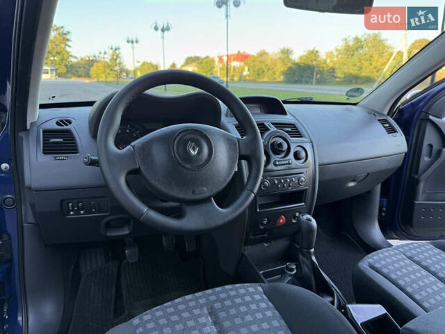 Рено Меган 2009 у Белой Церкве на Automoto.ua Синій Рено Меган, об'ємом двигуна 1.6 л та пробігом 202 тис. км за 5500 $, фото 78 на Automoto.ua