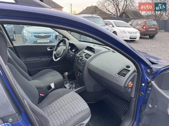 Синий Рено Меган, объемом двигателя 1.6 л и пробегом 240 тыс. км за 5400 $, фото 16 на Automoto.ua