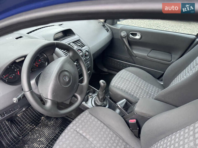 Синий Рено Меган, объемом двигателя 1.6 л и пробегом 240 тыс. км за 5400 $, фото 23 на Automoto.ua