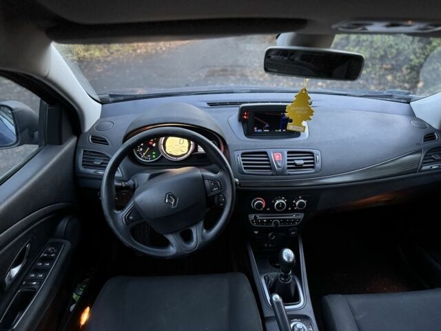 Синий Рено Меган, объемом двигателя 0 л и пробегом 222 тыс. км за 3599 $, фото 3 на Automoto.ua