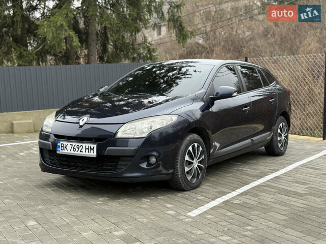 Синий Рено Меган, объемом двигателя 1.46 л и пробегом 220 тыс. км за 5600 $, фото 2 на Automoto.ua