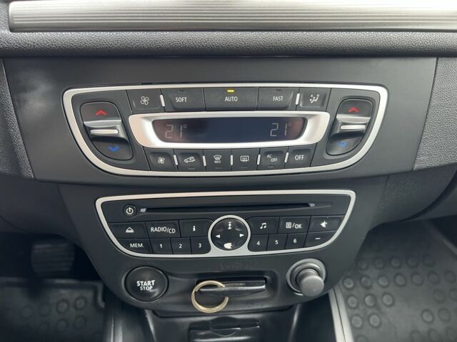 Синий Рено Меган, объемом двигателя 1.6 л и пробегом 252 тыс. км за 7000 $, фото 7 на Automoto.ua