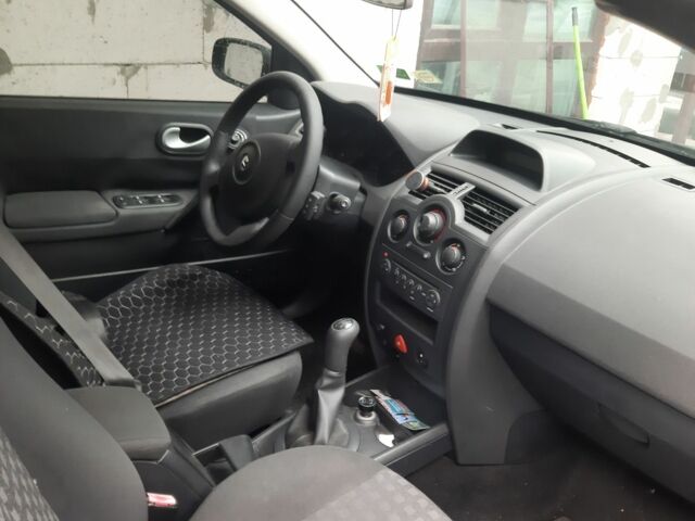 Синій Рено Меган, об'ємом двигуна 1.6 л та пробігом 175 тис. км за 5500 $, фото 3 на Automoto.ua