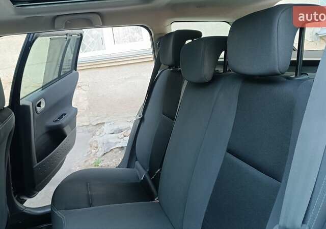 Синий Рено Меган, объемом двигателя 1.6 л и пробегом 292 тыс. км за 5450 $, фото 23 на Automoto.ua
