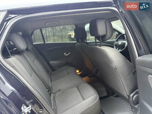 Синий Рено Меган, объемом двигателя 1.46 л и пробегом 220 тыс. км за 5600 $, фото 26 на Automoto.ua