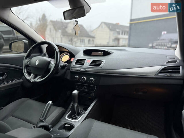 Синий Рено Меган, объемом двигателя 1.46 л и пробегом 220 тыс. км за 5600 $, фото 27 на Automoto.ua