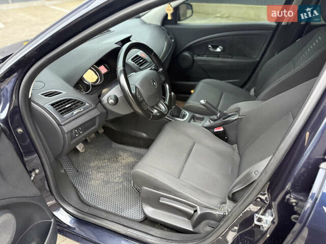 Синий Рено Меган, объемом двигателя 1.46 л и пробегом 220 тыс. км за 5600 $, фото 16 на Automoto.ua