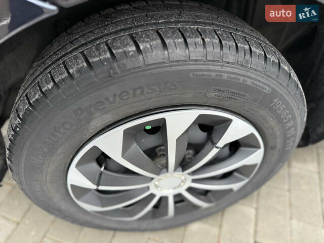 Синий Рено Меган, объемом двигателя 1.46 л и пробегом 220 тыс. км за 5600 $, фото 32 на Automoto.ua