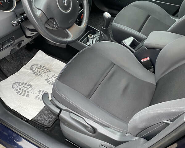 Синій Рено Меган, об'ємом двигуна 1.6 л та пробігом 186 тис. км за 6500 $, фото 13 на Automoto.ua