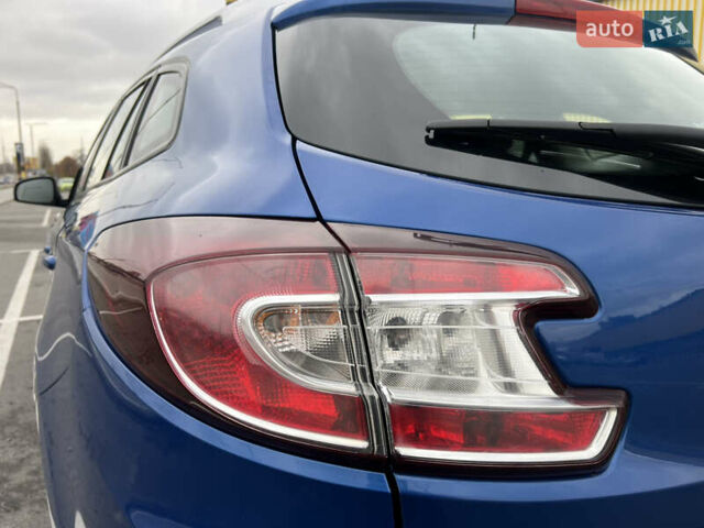Синий Рено Меган, объемом двигателя 1.6 л и пробегом 252 тыс. км за 7000 $, фото 33 на Automoto.ua
