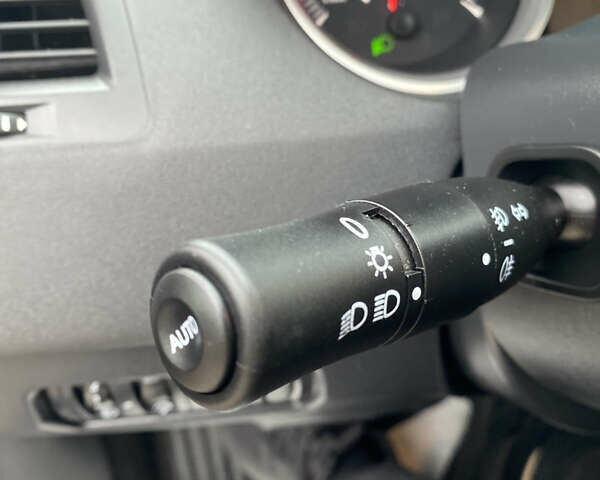 Синій Рено Меган, об'ємом двигуна 1.6 л та пробігом 186 тис. км за 6500 $, фото 22 на Automoto.ua