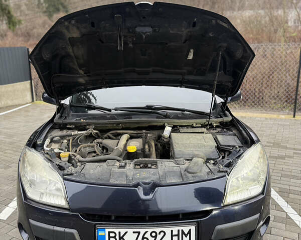 Синий Рено Меган, объемом двигателя 1.46 л и пробегом 220 тыс. км за 5600 $, фото 34 на Automoto.ua