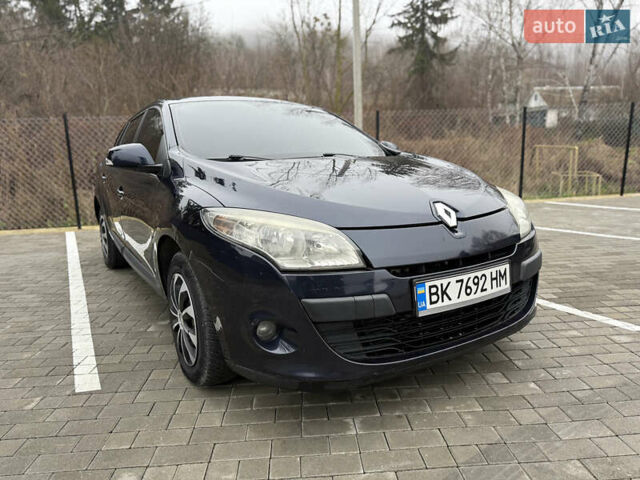 Синий Рено Меган, объемом двигателя 1.46 л и пробегом 220 тыс. км за 5600 $, фото 12 на Automoto.ua