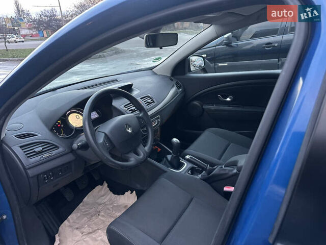Синій Рено Меган, об'ємом двигуна 1.6 л та пробігом 158 тис. км за 8200 $, фото 9 на Automoto.ua