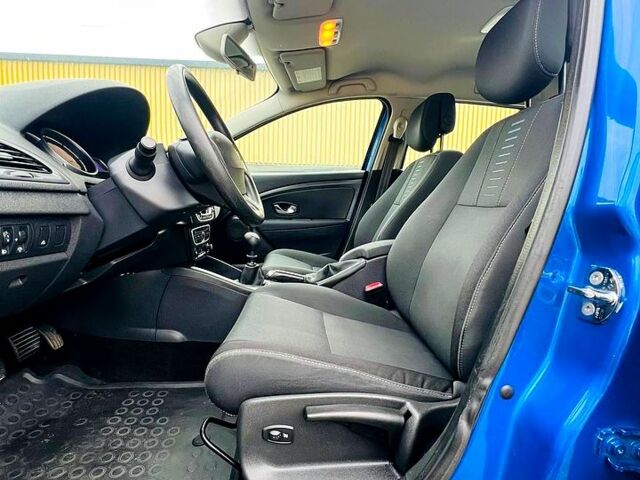 Синий Рено Меган, объемом двигателя 1.6 л и пробегом 252 тыс. км за 7200 $, фото 3 на Automoto.ua