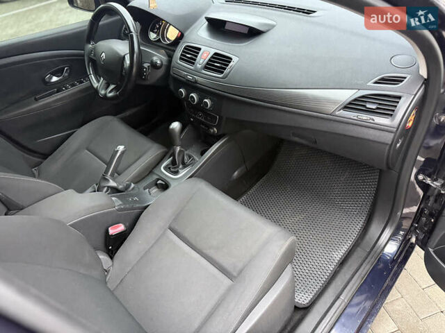 Синий Рено Меган, объемом двигателя 1.46 л и пробегом 220 тыс. км за 5600 $, фото 31 на Automoto.ua