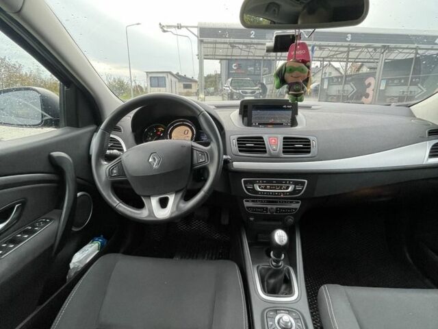 Синій Рено Меган, об'ємом двигуна 1.9 л та пробігом 300 тис. км за 6500 $, фото 2 на Automoto.ua