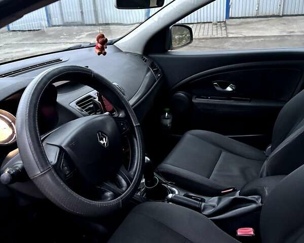 Синий Рено Меган, объемом двигателя 1.46 л и пробегом 355 тыс. км за 4700 $, фото 7 на Automoto.ua