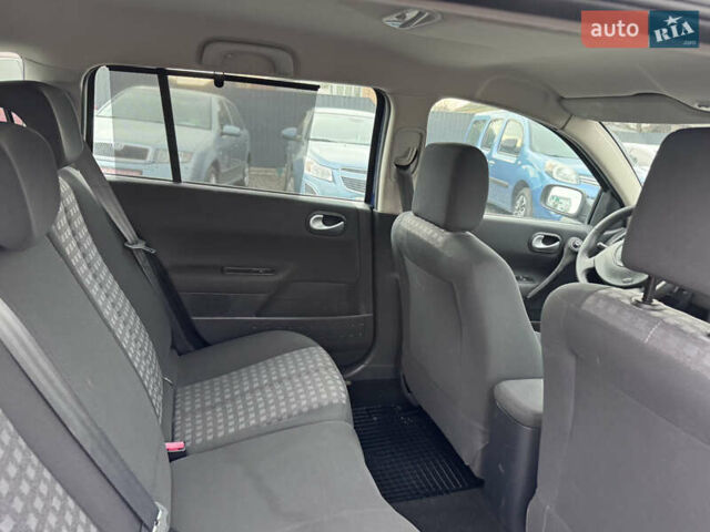 Синий Рено Меган, объемом двигателя 1.6 л и пробегом 240 тыс. км за 5400 $, фото 12 на Automoto.ua