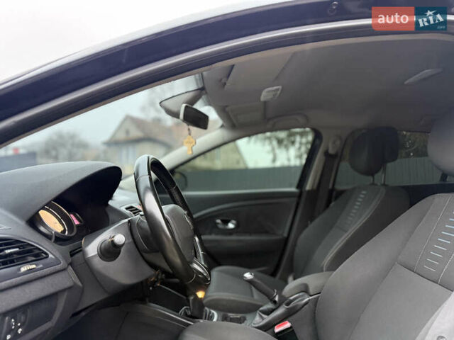 Синий Рено Меган, объемом двигателя 1.46 л и пробегом 220 тыс. км за 5600 $, фото 19 на Automoto.ua