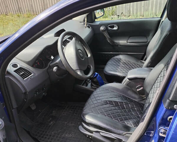 Синий Рено Меган, объемом двигателя 1.6 л и пробегом 220 тыс. км за 6200 $, фото 5 на Automoto.ua