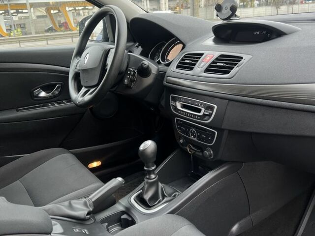 Синий Рено Меган, объемом двигателя 1.6 л и пробегом 252 тыс. км за 7000 $, фото 4 на Automoto.ua