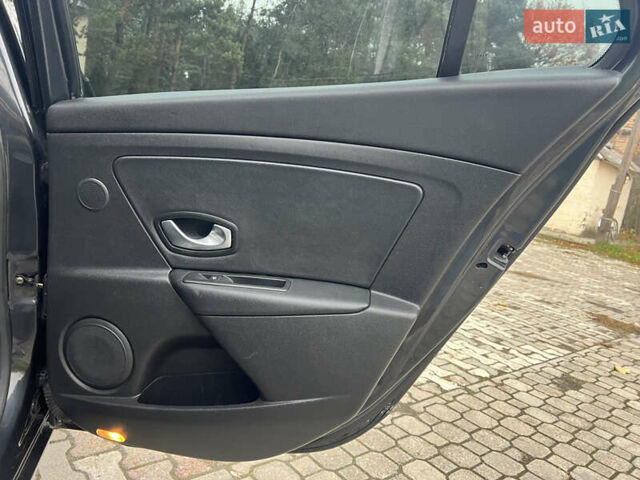 Синій Рено Меган, об'ємом двигуна 1.5 л та пробігом 192 тис. км за 7600 $, фото 34 на Automoto.ua