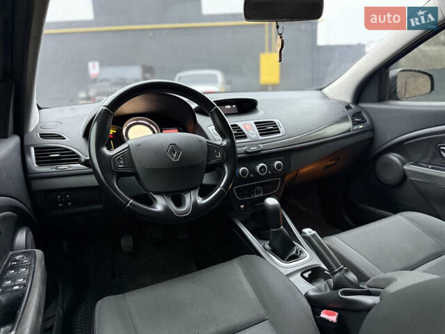 Синий Рено Меган, объемом двигателя 1.46 л и пробегом 220 тыс. км за 5600 $, фото 23 на Automoto.ua