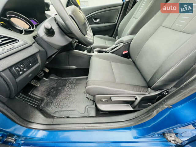 Синий Рено Меган, объемом двигателя 1.6 л и пробегом 252 тыс. км за 7000 $, фото 38 на Automoto.ua