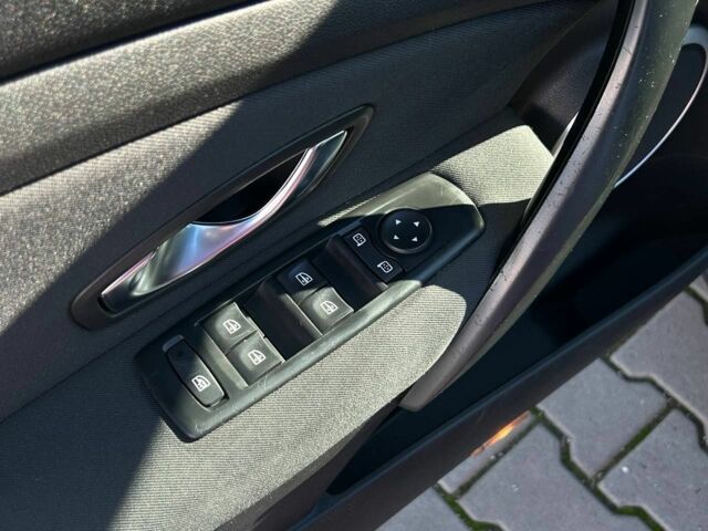 Синій Рено Меган, об'ємом двигуна 1.9 л та пробігом 215 тис. км за 6300 $, фото 8 на Automoto.ua