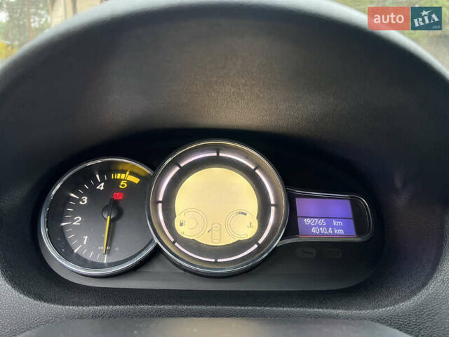 Синій Рено Меган, об'ємом двигуна 1.5 л та пробігом 192 тис. км за 7600 $, фото 29 на Automoto.ua