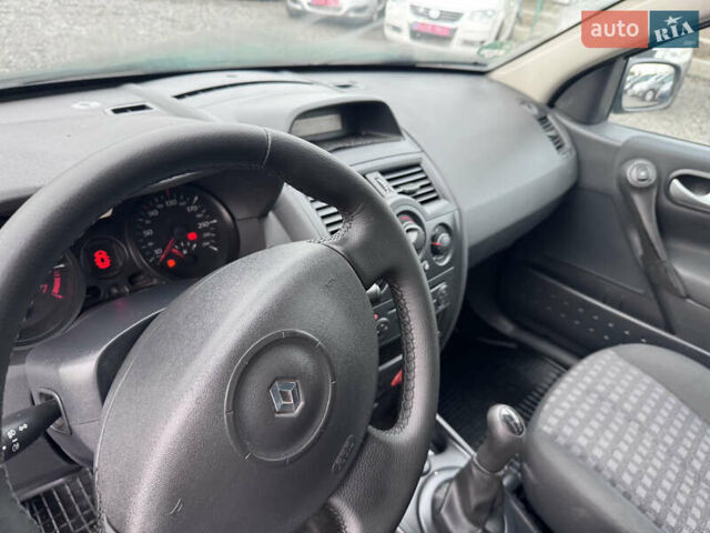 Синий Рено Меган, объемом двигателя 1.6 л и пробегом 240 тыс. км за 5400 $, фото 22 на Automoto.ua
