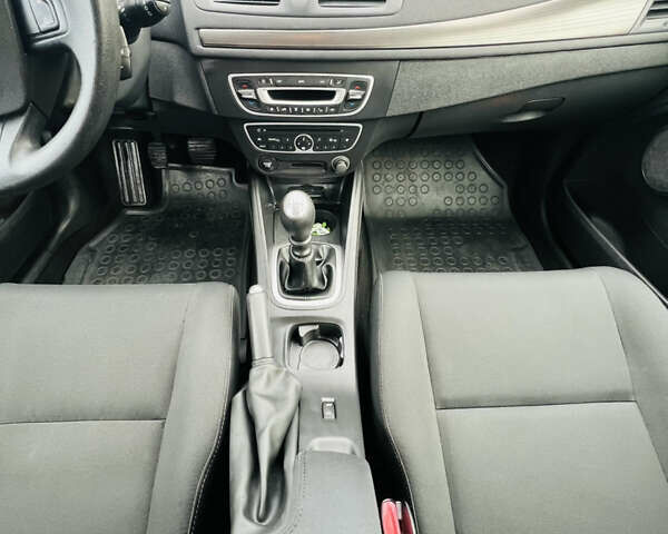 Синий Рено Меган, объемом двигателя 1.6 л и пробегом 252 тыс. км за 7000 $, фото 48 на Automoto.ua