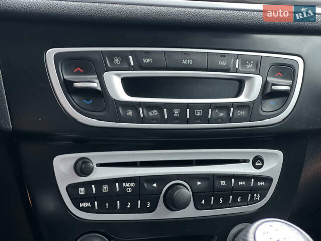 Синій Рено Меган, об'ємом двигуна 1.5 л та пробігом 192 тис. км за 7600 $, фото 37 на Automoto.ua