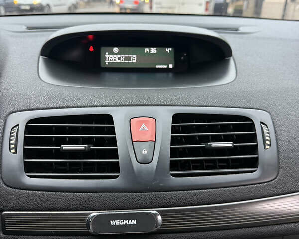 Синий Рено Меган, объемом двигателя 1.46 л и пробегом 220 тыс. км за 5600 $, фото 39 на Automoto.ua