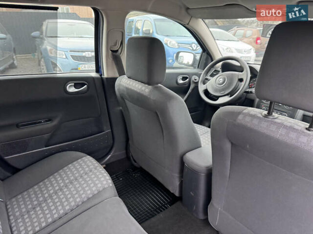 Синий Рено Меган, объемом двигателя 1.6 л и пробегом 240 тыс. км за 5400 $, фото 11 на Automoto.ua