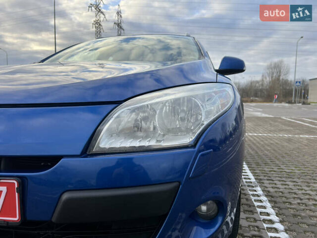 Синій Рено Меган, об'ємом двигуна 1.6 л та пробігом 252 тис. км за 6750 $, фото 19 на Automoto.ua