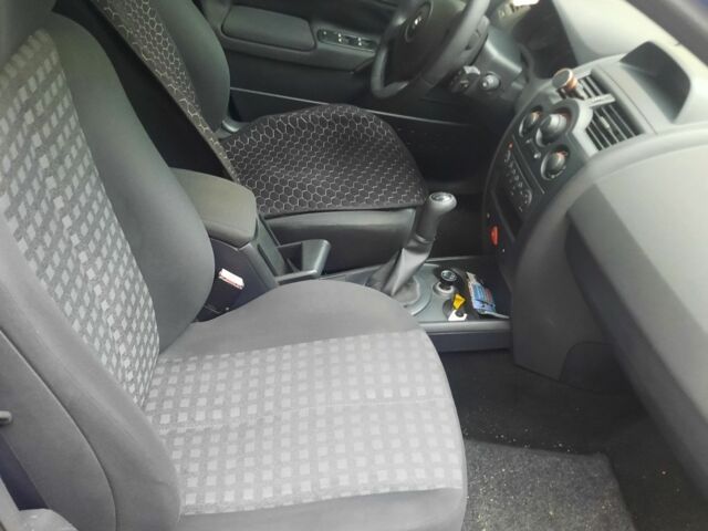 Синій Рено Меган, об'ємом двигуна 1.6 л та пробігом 175 тис. км за 5500 $, фото 6 на Automoto.ua