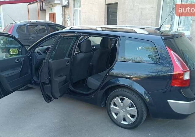 Синий Рено Меган, объемом двигателя 1.6 л и пробегом 292 тыс. км за 5450 $, фото 4 на Automoto.ua