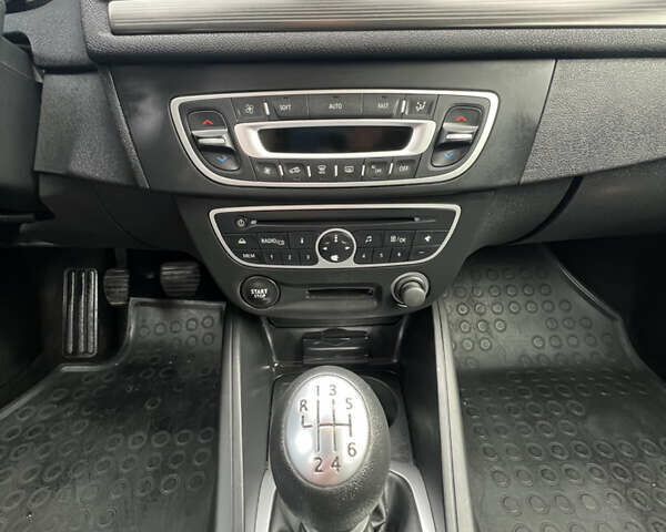 Синий Рено Меган, объемом двигателя 1.6 л и пробегом 252 тыс. км за 7000 $, фото 50 на Automoto.ua