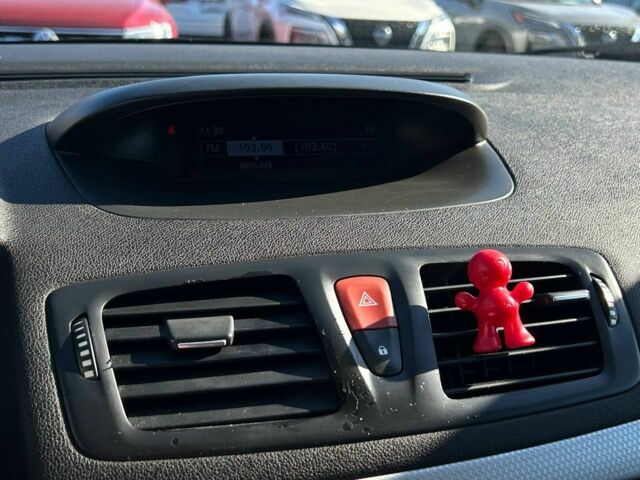 Синій Рено Меган, об'ємом двигуна 1.9 л та пробігом 215 тис. км за 6300 $, фото 10 на Automoto.ua