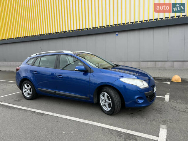 Синий Рено Меган, объемом двигателя 1.6 л и пробегом 252 тыс. км за 7000 $, фото 3 на Automoto.ua