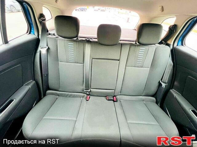 Синий Рено Меган, объемом двигателя 1.6 л и пробегом 252 тыс. км за 7200 $, фото 4 на Automoto.ua