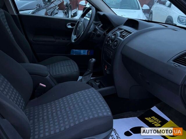 Синий Рено Меган, объемом двигателя 1.6 л и пробегом 161 тыс. км за 5899 $, фото 12 на Automoto.ua