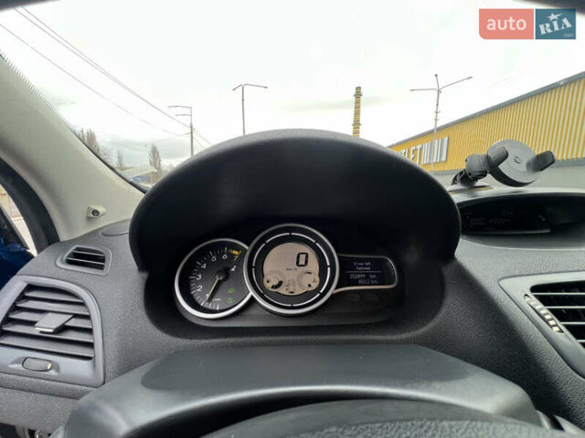 Синий Рено Меган, объемом двигателя 1.6 л и пробегом 252 тыс. км за 7000 $, фото 51 на Automoto.ua