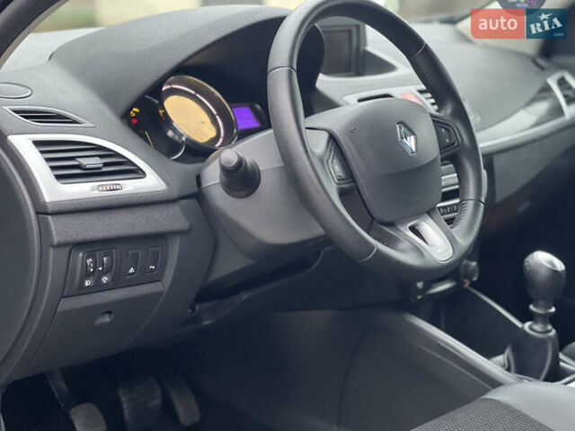 Синій Рено Меган, об'ємом двигуна 1.5 л та пробігом 192 тис. км за 7600 $, фото 22 на Automoto.ua