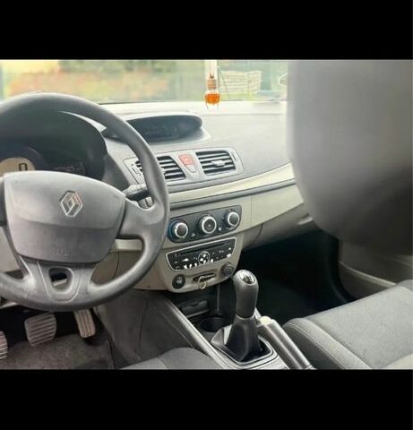 Синий Рено Меган, объемом двигателя 1.5 л и пробегом 346 тыс. км за 2999 $, фото 11 на Automoto.ua