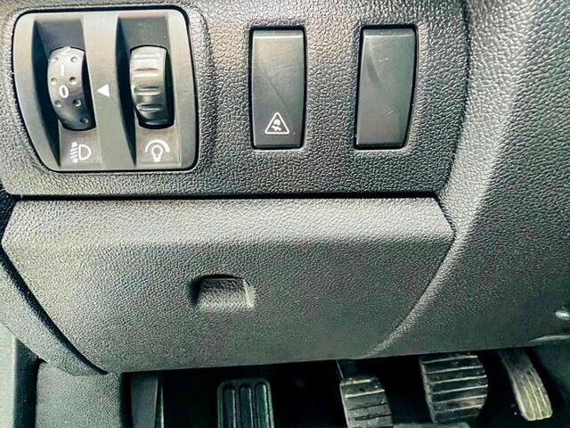 Синий Рено Меган, объемом двигателя 1.6 л и пробегом 252 тыс. км за 7200 $, фото 6 на Automoto.ua