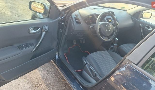 Синій Рено Меган, об'ємом двигуна 1.6 л та пробігом 193 тис. км за 5999 $, фото 26 на Automoto.ua